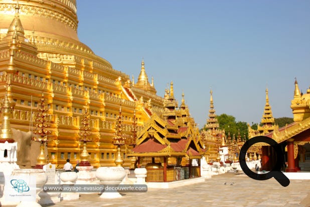 Cette impressionnante pagode aurait été construite à partir de 1059 par le roi Anawrahta pour abriter un os de la mâchoire et une dent du Bouddha qu'il avait obtenus à l'issue de sa campagne contre le Royaume de Dali, dans l'actuel Yunnan. Il fut achevé sous le règne de son fils Kyanzittha, en 1102. 