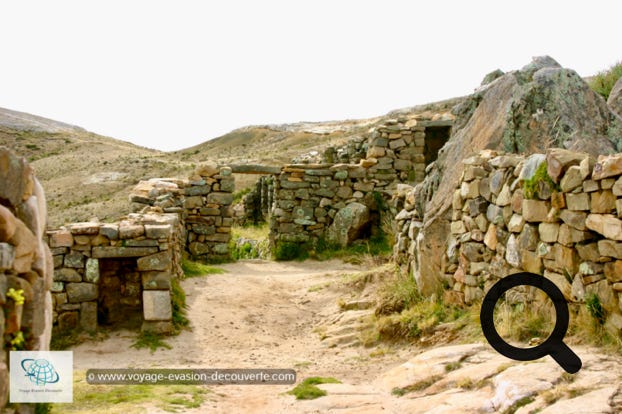 Le trek dure environ 4h en traversant les ruines du temple du Soleil “Pilkokaina“.