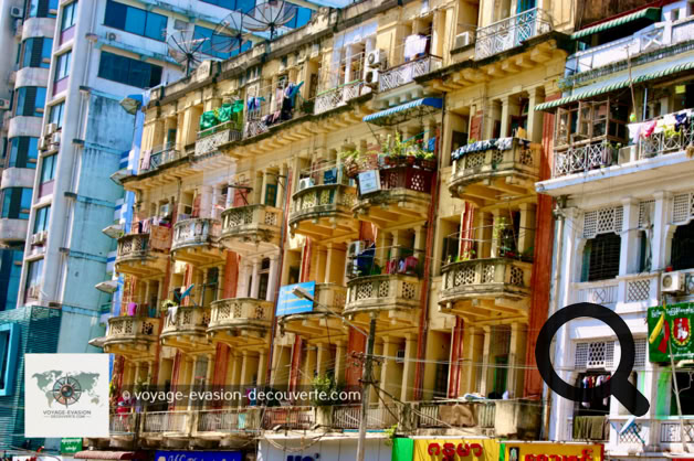 Située dans le Sud, c’est la capital économique et plus grande ville de la Birmanie. Rangoun ou Yangon fut la capitale de la Birmanie britannique, puis devint indépendante à partir de 1853. En novembre 2005, la junte militaire au pouvoir a commencé à déplacer sa capitale à l'intérieur du pays, à Naypyidaw dans la région de Mandalay. Naypyidaw est officiellement la nouvelle capitale depuis le 26 mars 2007. 
