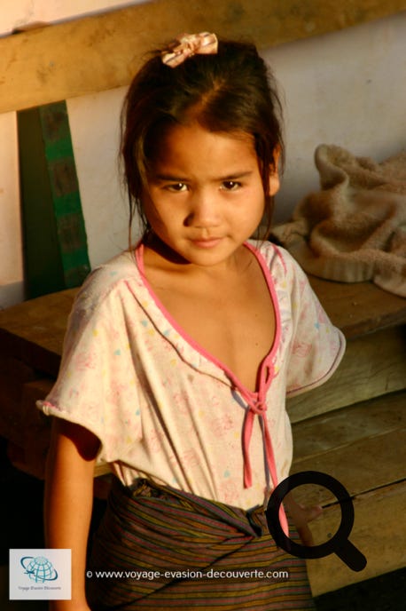 Le Laos est un pays qui ne se raconte pas, il se vit...  Aux antipodes de la frénésie de la plupart des pays du Sud-Est asiatique, le Laos cultive une tranquille nonchalance et dégage l’atmosphère détendue et charmante d’une destination authentique. C’est une vraie impression de quiétude et de douceur de vivre, omniprésente, qui vous gagne dès que vous arrivez.