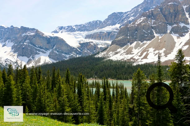 Ce magnifique parc est situé dans les montagnes Rocheuses canadiennes.  Sa date de création, 1885, en fait le plus ancien parc national canadien. 