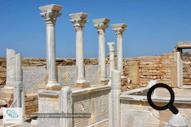 C’est un site archéologique d’origine grecque, le site renferme les ruines de deux basiliques de toute beauté et en bon état de conservation. Il était un évêché à l'époque byzantine.