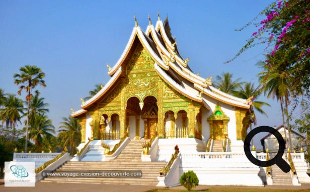 Dans l'enceinte du Palais se trouve le Haw Pha Bang, le temple royal construit pour accueillir la statue de Bouddha "Phra Bang". Haute de 83 cm en alliage d’or, de bronze et d’argent, c’est l’une des plus vénérées du Laos.