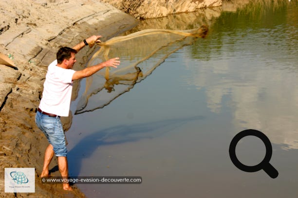 Des activités nous ont été proposés comme le travail d’orpaillage et la pêche à l’épervier dans le Mékong. Nous sommes partis aussi faire une balade dans le village de Ban Yoi Hai rencontrer les habitants. 