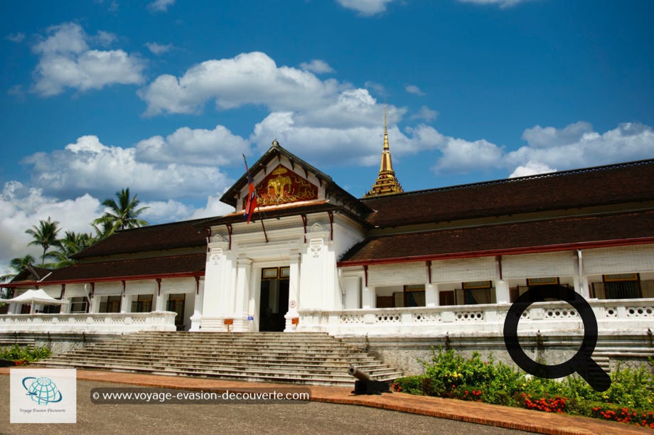 L’ancien Palais royal construit entre 1904 et 1909, à l’époque du Protectorat français du Laos, était la résidence du roi Sisavang Vong.