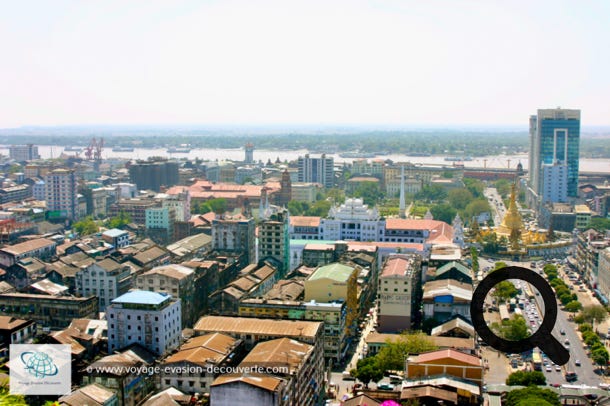Située dans le Sud, c’est la capital économique et plus grande ville de la Birmanie. Rangoun ou Yangon fut la capitale de la Birmanie britannique, puis devint indépendante à partir de 1853. En novembre 2005, la junte militaire au pouvoir a commencé à déplacer sa capitale à l'intérieur du pays, à Naypyidaw dans la région de Mandalay. Naypyidaw est officiellement la nouvelle capitale depuis le 26 mars 2007. 