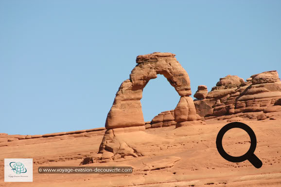 Il est connu pour sa grande concentration d’arches rocheuses naturelles, mais aussi par des falaises et buttes travaillées  par l'érosion. Les fortes amplitudes thermiques et les forces conjuguées de la nature, pluie, neige et gel, y ont façonnées au fils des millénaires des paysages somptueux. 