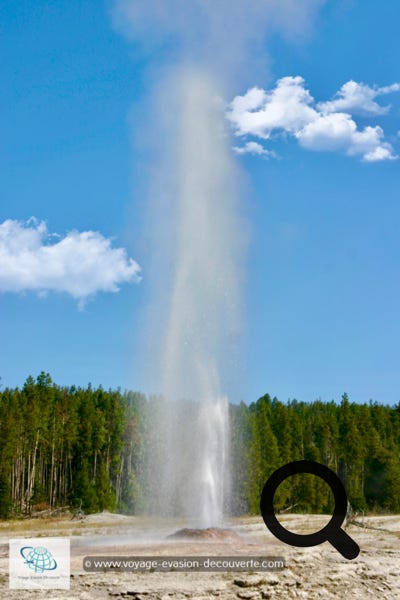 C’est une quatrième section où l’on peut découvrir des piscines et des geysers actifs.