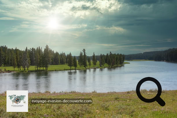Après deux jours fantastiques à la découverte de ce merveilleux parc de Yellowstone, nous avons pris la route US 14 pour la ville de Cody qui est seulement à 125 kilomètres. Le paysage était magnifique.  
