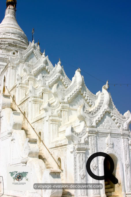 La pagode a été construite en 1816 par le roi Bagyidaw. Elle est dédiée à la mémoire de sa première épouse et cousine, la princesse Hsinbyume. Recouverte de peinture blanche, la pagode est calquée sur des descriptions de la mythique pagode Sulamani sur le Mont Meru, et les parties inférieures de la pagode représentent la montagne.