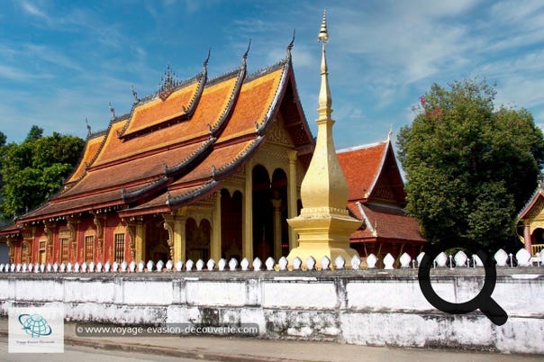 Également connu sous le nom de Wat Sen, il a été construit en 1718 par le roi Kitsarath avec 100 000 pierres du Mékong. Cela signifie littéralement "Temple aux 100 000 trésors". Il a été restauré en 1957 pour commémorer la naissance du Bouddha 2 500 ans plus tôt.