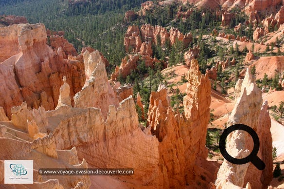 Ce n’est pas vraiment un canyon mais plutôt un plateau calcaire dont l’érosion a créé des colonnes rocheuses d’une étonnante gamme de couleurs. Connu pour ses cheminées de fée de couleurs dégradées allant du beige, du rose et du rougeâtre. C’est tout simplement magnifique.  Les meilleurs moments pour observer le paysage sont le lever et le coucher du soleil.