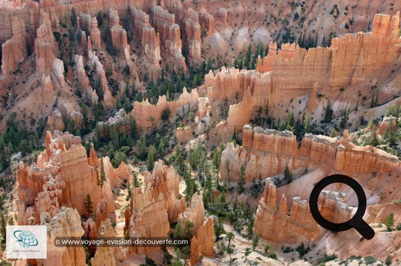 Ce n’est pas vraiment un canyon mais plutôt un plateau calcaire dont l’érosion a créé des colonnes rocheuses d’une étonnante gamme de couleurs. Connu pour ses cheminées de fée de couleurs dégradées allant du beige, du rose et du rougeâtre. C’est tout simplement magnifique.  Les meilleurs moments pour observer le paysage sont le lever et le coucher du soleil.