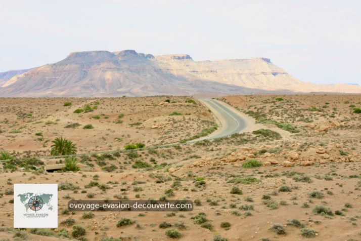Région de Nefoussa en Libye Nous avons repris la route en passant dans la région montagneuse  aride de Nefoussa, le pays des bergères.