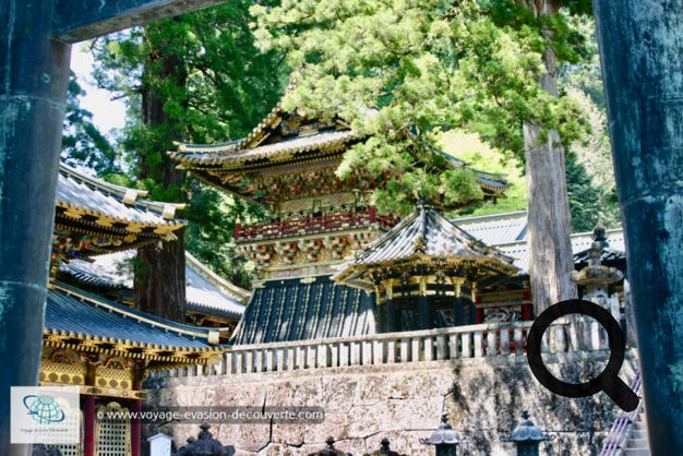 Cette ville rassemble de nombreux édifices religieux témoins de l'implantation profonde du bouddhisme dans le pays et de la permanence historique de la religion autochtone : le shintō. Les plus importants de ces édifices se trouvent dans le quartier Sannai, au Nord du cours moyen de la rivière Daiya.