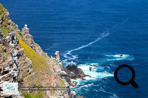 C’est un promontoire rocheux sur la côte atlantique, à l'extrémité de la péninsule du Cap qui se termine à Cape Point, à 2 km du cap de Bonne-Espérance proprement dit. C'est une réserve naturelle parcourue de sentiers côtiers avec des vues à couper le souffle.