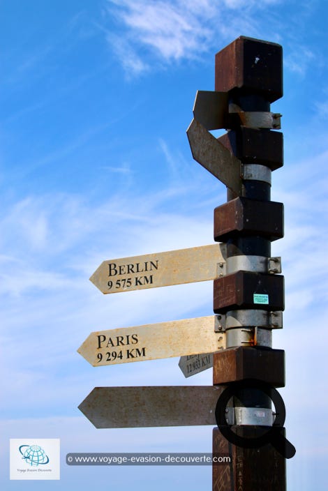 C’est un promontoire rocheux sur la côte atlantique, à l'extrémité de la péninsule du Cap qui se termine à Cape Point, à 2 km du cap de Bonne-Espérance proprement dit. C'est une réserve naturelle parcourue de sentiers côtiers avec des vues à couper le souffle.