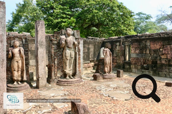 C'est le dernier des trois sanctuaires Dalada construits, par le roi Nissanka Malla au XIIe siècle, pour abriter la relique à Polonnaruwa. Il aurait été construit en à peine 60 heures, soit une journée cinghalaise. À gauche se trouve l'antichambre ou mandapa qui mène à la pièce principale où la Dent aurait été conservée.