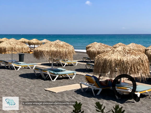 Que faire à Kamari à Santorin ? Plages de Kamari