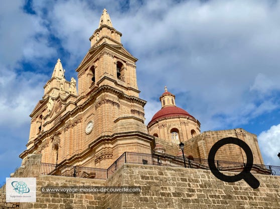 Située dans une cours, cette petite église catholique se trouve légèrement en recul par apport à l'église paroissiale de la  Nativité de la Vierge Marie. C'est le plus ancien sanctuaire, de l'île de Malte, dédié à la Vierge. Elle est un lieu d'un pèlerinage très populaire. Les parties les plus anciennes datent de la fin du XVIe siècle et vu sa popularité, l'église a été plusieurs fois modifiée pendant plus d'une centaine d'année.  