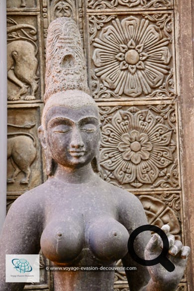 Le temple Gangaramaya est l'un des temples les plus importants de Colombo, étant un mélange d'architecture moderne et d'essence culturelle. Ce temple bouddhiste, qui a été achevé à la fin du XIXe siècle, comprend plusieurs bâtiments imposants et est situé non loin des eaux calmes du lac Beira sur un lieu qui était à l'origine un petit ermitage sur un terrain marécageux.