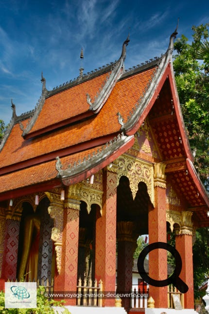 Également connu sous le nom de Wat Sen, il a été construit en 1718 par le roi Kitsarath avec 100 000 pierres du Mékong. Cela signifie littéralement "Temple aux 100 000 trésors". Il a été restauré en 1957 pour commémorer la naissance du Bouddha 2 500 ans plus tôt.