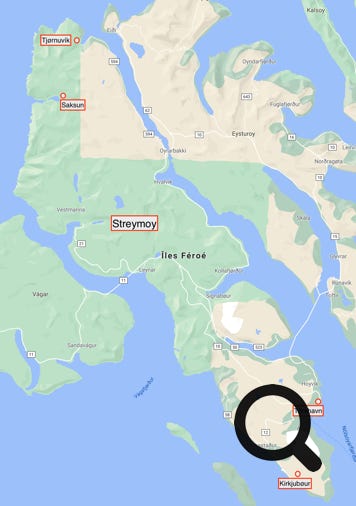 D'une superficie de 373 km², c'est la plus grande île de l'archipel. L'île est habitée par environ 22 000 habitants et la majorité de la population se trouve à Tórshavn, la capitale du  pays, située à la pointe Sud de l’île.  Le nom de l’île Streymoy signifie Île du courant. Ce nom lui a été donné en référence au courant qui sévit dans l’étroit chenal maritime séparant Streymoy de l’île voisine d'Esturoy  et qui peut aller jusqu’à 12 nœuds (22 km/h) et qui change régulièrement de sens.