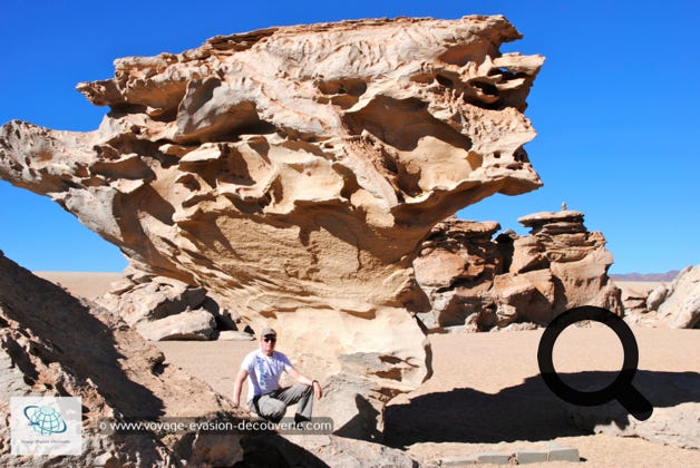 Ce monument naturel haut d’environ 5 mètres est tout à fait surprenant. Ce rocher tient comme par miracle comme s’il avait été sorti d’un tableau de Salvator Daly.  