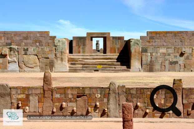Un des principaux sites archéologiques actuels de la civilisation de Tiwanaku est la Cité du Soleil, lieu de célébration du dieu créateur Kon Tici Viracocha ; elle comporte de nombreux édifices à vocation cérémonielle dont le principal est le temple de Kalasasaya, une vaste enceinte close.