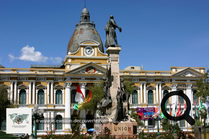 Ce palais du Gouvernement de style néo-classique a été construit au milieu du XIXe siècle. Il a été la résidence officielle du président Bolivien jusqu’en 2018 puis reconverti en musée.
