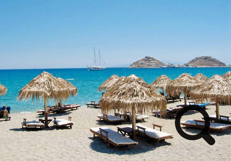 Élia Beach est la plus grande plage de Mykonos et se trouve juste à côté de la plage Agrari.