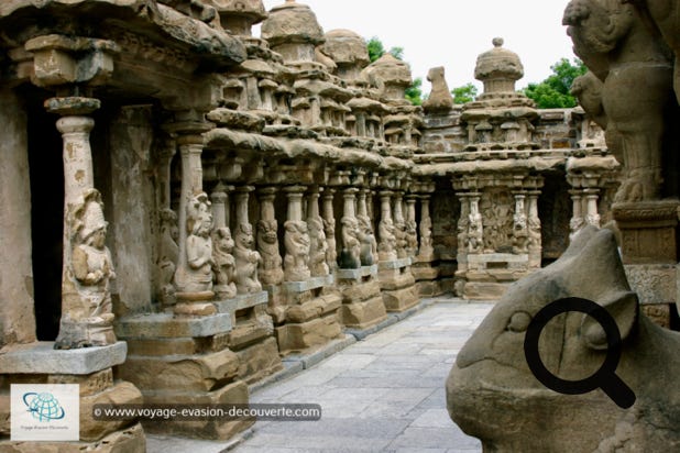 C’est l'une des sept villes saintes de l'Inde. Elle fut la capitale des grands royaumes dravidiens et se trouve sur la rivière Palar. C’est une pure merveille ! À voir absolument…