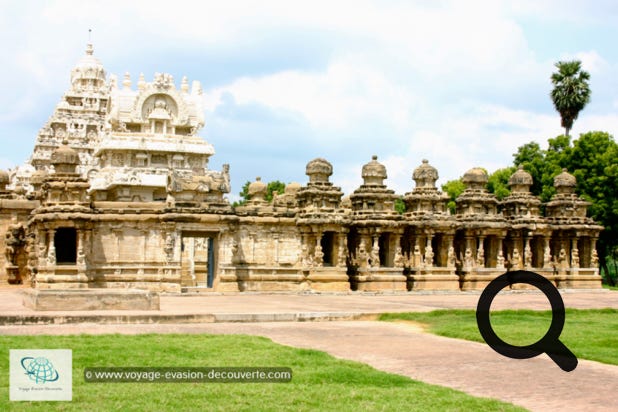 C’est l'une des sept villes saintes de l'Inde. Elle fut la capitale des grands royaumes dravidiens et se trouve sur la rivière Palar. C’est une pure merveille ! À voir absolument…