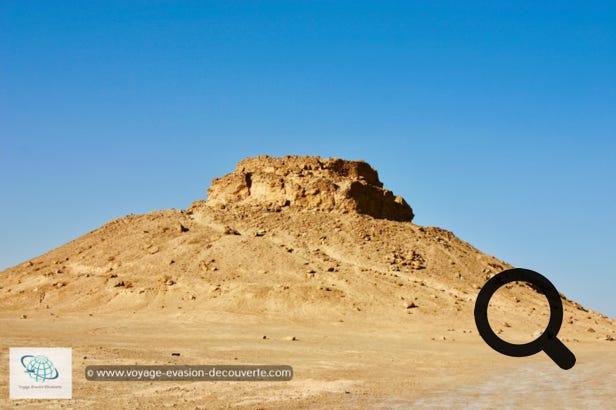 Le jour suivant, nous repartir en direction de Nalut avec arrêt photos en traversant le désert de Hamada al Hamra. Notre destination était Kabaw. 