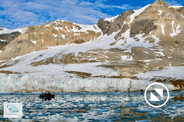 Il se situe tout au fond du fjord Hornsund. Imposant par ses dimensions, l’Hornbreen a une longueur d'environ 15 km et une largeur de 8 km.