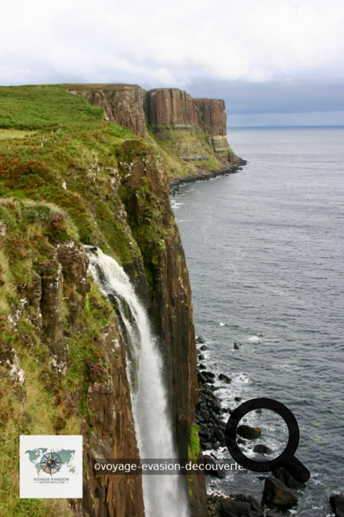 L’Écosse est de toute beauté, riche en merveilles architecturales et merveilles  de la nature. Le dépaysement est total : de grands espaces, des randonnées magnifiques,  des châteaux plus beaux les uns des autres, des îles magnifiques et surtout l’impression  d’être seul à des kilomètres à la ronde.