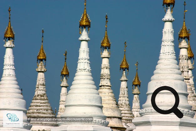 C’est un ensemble de stûpas bouddhistes construit à partir de 1857 par le roi Mindon Min au pied de Mandalay Hill. Cette pagode abrite le plus grand livre du monde par la taille. Il est gravé sur 729 stèles de marbre protégées chacune dans une kyauksa gu, ou grotte à inscription, sous un petit stûpa chaulé.