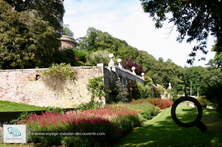 Le château de Dunrobin est une imposante résidence située à Golspie dans le comté du Sutherland, toujours dans la région des Highlands.