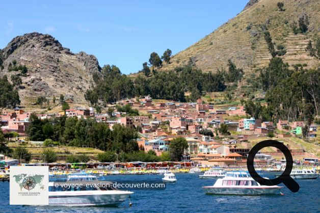 Située sur les rives du lac Titicaca, cette petite ville jouit d'un cadre naturel enchanteur. Copacabana est souvent appréciée comme une oasis de tranquillité et de repos et aussi LA porte d'entrée pour un petite croisière sur le lac et la visite des îles du Soleil et de la Lune.