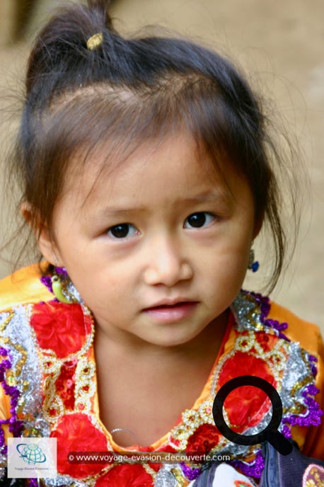 Le Laos est un pays qui ne se raconte pas, il se vit...  Aux antipodes de la frénésie de la plupart des pays du Sud-Est asiatique, le Laos cultive une tranquille nonchalance et dégage l’atmosphère détendue et charmante d’une destination authentique. C’est une vraie impression de quiétude et de douceur de vivre, omniprésente, qui vous gagne dès que vous arrivez.