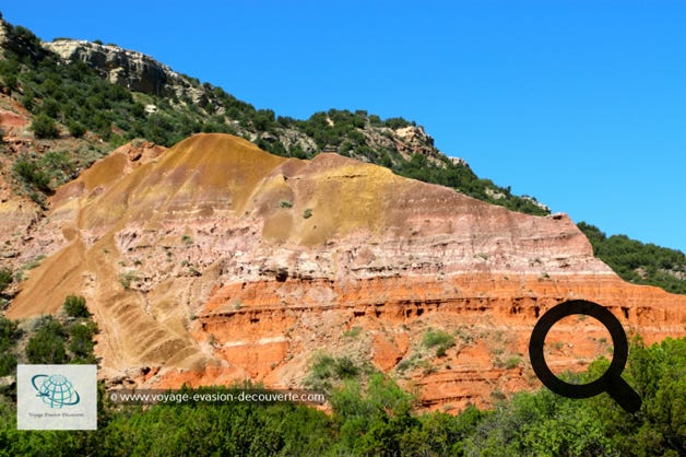 Situé au Nord et au cœur du Texas Panhandle, il est le deuxième plus grand canyon du pays après le Grand Canyon du Colorado.  On l'appelle d'ailleurs, le Grand Canyon du Texas.