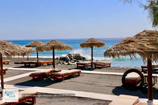 Que faire à Perissa à Santorin ? Plage de Perissa