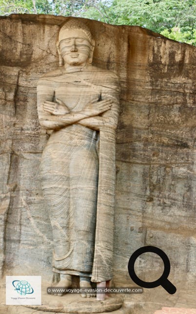 Le monument le plus étonnant de Polonnâruvâ. Sculptée dans une paroi rocheuse de granit orientée au Sud se trouve une série de 4 figures de Bouddha dans diverses poses. La statue la plus impressionnante est un grand Bouddha, de 15 m de long, allongé sur le flanc droit, dont le visage semble empreint d'une sérénité souriante. À côté se trouve un Bouddha debout, haut de 7 m, dans la posture inhabituelle, les bras croisés sur son torse. Un troisième assis, haut de 4,5 m, en position de méditation, est entouré de superbes décorations. Le dernier, beaucoup plus petit, est lui aussi en position assise. Il mesure seulement 1,4 m de haut mais les décorations autour de lui sont beaucoup plus ornementées.