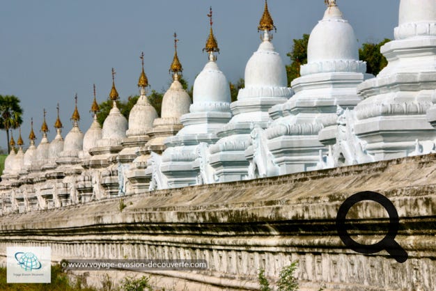 C’est un ensemble de stûpas bouddhistes construit à partir de 1857 par le roi Mindon Min au pied de Mandalay Hill. Cette pagode abrite le plus grand livre du monde par la taille. Il est gravé sur 729 stèles de marbre protégées chacune dans une kyauksa gu, ou grotte à inscription, sous un petit stûpa chaulé.