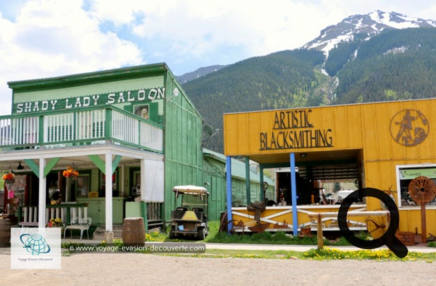 Cette toute petite ville aux allures de Far-West est restée dans son jus. C'est une vraie remontée dans le temps et l'on peut facilement imaginer la vie dans cette ville, perchée à 2 500 m d'altitude et entourée de hautes montagnes, à la fin du 19 ème siècle.