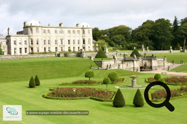 Cette petite ville abrite la superbe propriété Powerscourt, c’est une vaste propriété de campagne composée d'une demeure de style palladien et de jardins occupant 19 hectares. La demeure, à l'origine château du XIIIe siècle, a été en grande partie modifiée entre 1731 et 1741.