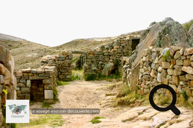 Le trek dure environ 4h en traversant les ruines du temple du Soleil “Pilkokaina“.