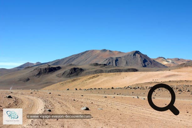 C’est un champ de geysers qui se situe au Sud de la Laguna Colorada. La zone est caractérisée par une importante activité géothermique avec de nombreux geysers, fumerolles et mares de boue.