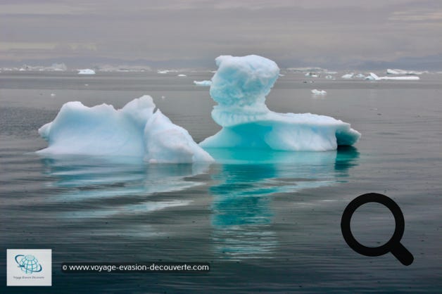 Nous avons repris tranquillement la navigation entre ces magnifiques icebergs, des mastodontes de plus en plus gros. Certains rendaient notre voilier insignifiant, limite coquille de noix. J’étais comme un enfant devant des friandises !