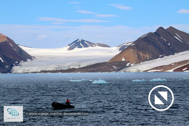 Le Hornsund est un fjord situé au Sud-Ouest de l'île du Spitzberg sur la mer du Groenland. Avec ses 28 km de long et ses 10 km de large à l'embouchure, ce n'est pas seulement le fjord le plus méridional du Spitzberg, mais c'est aussi l'un des plus beaux.